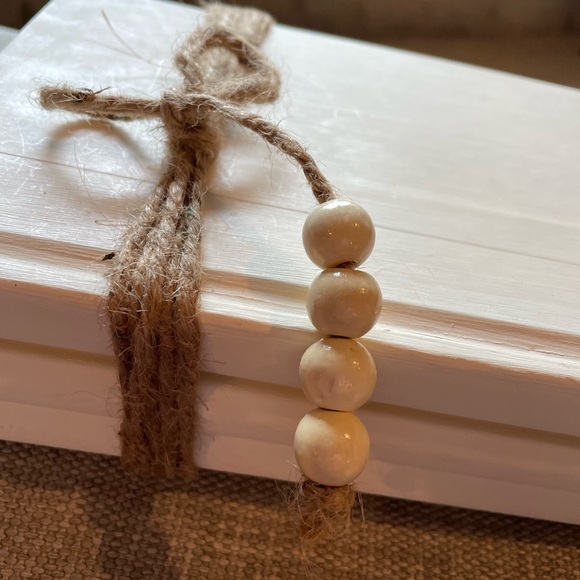 Painted book decor - Picture 4 of 8